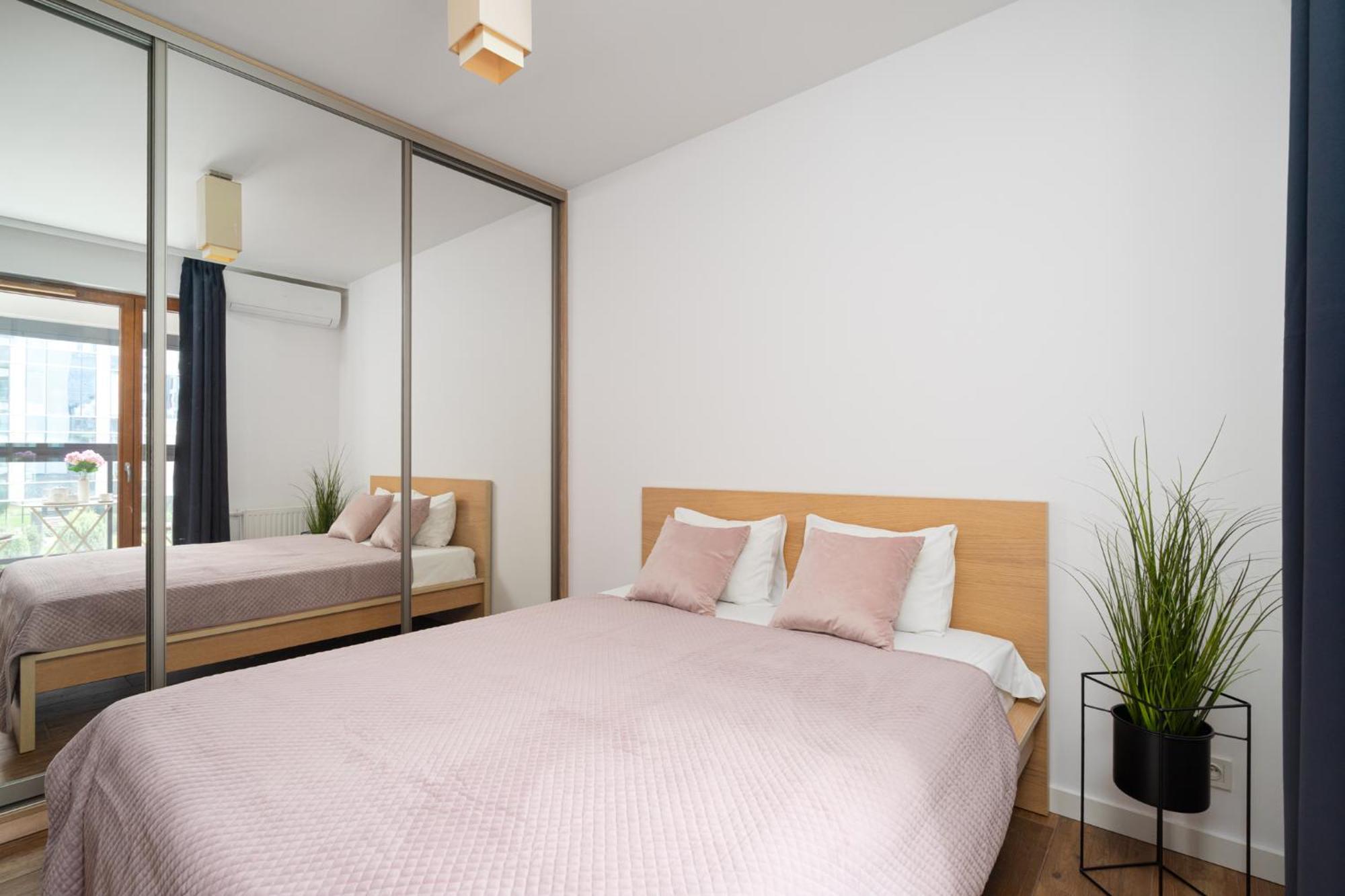 Golden Apartments Warsaw - Big Apartment In Luxury Building Near Metro Station-Grzybowska 85-5 Varsóvia Exterior foto